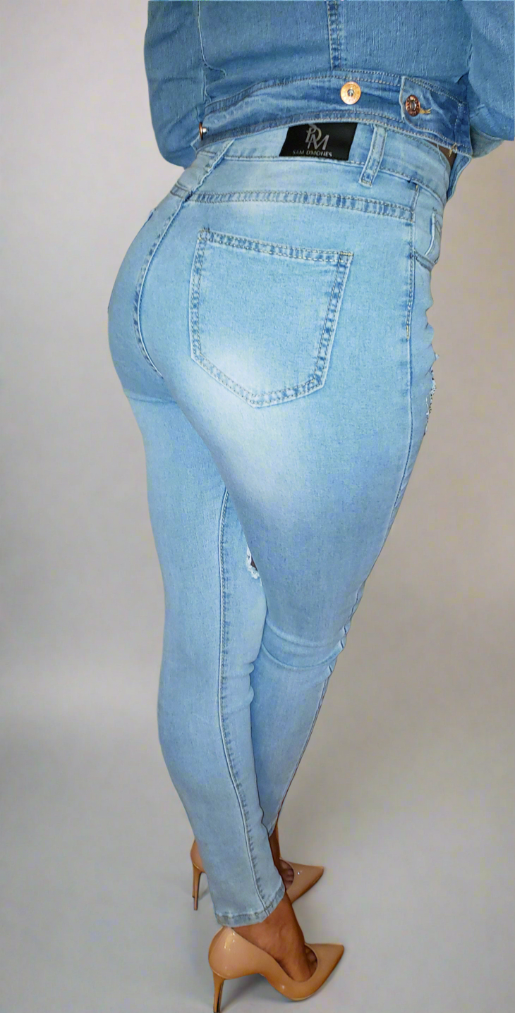 Light blue curve-fit jeans