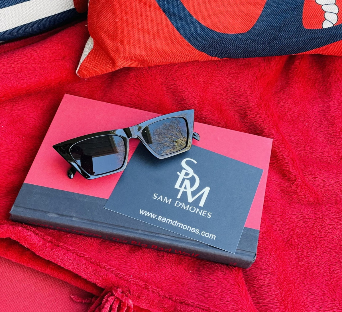 Black oversized square sunglasses