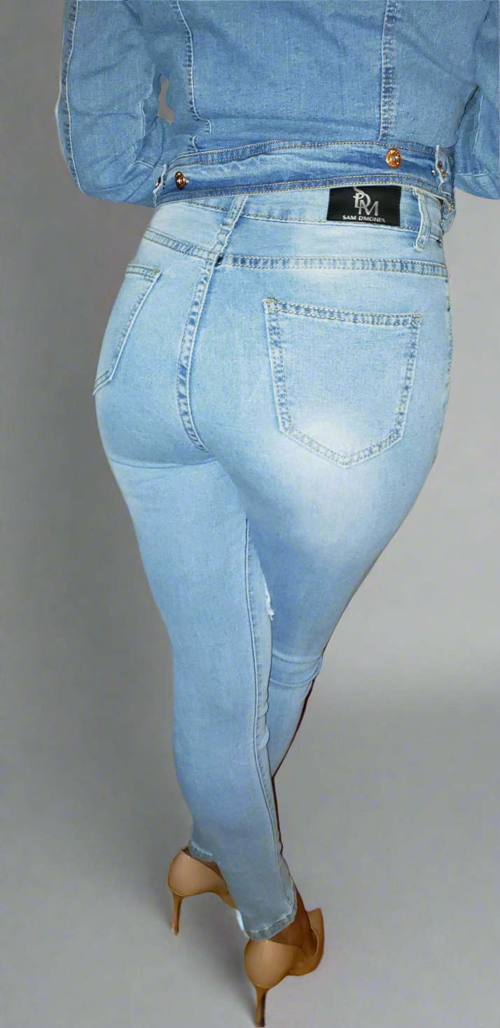 Light blue curve-fit jeans, back view