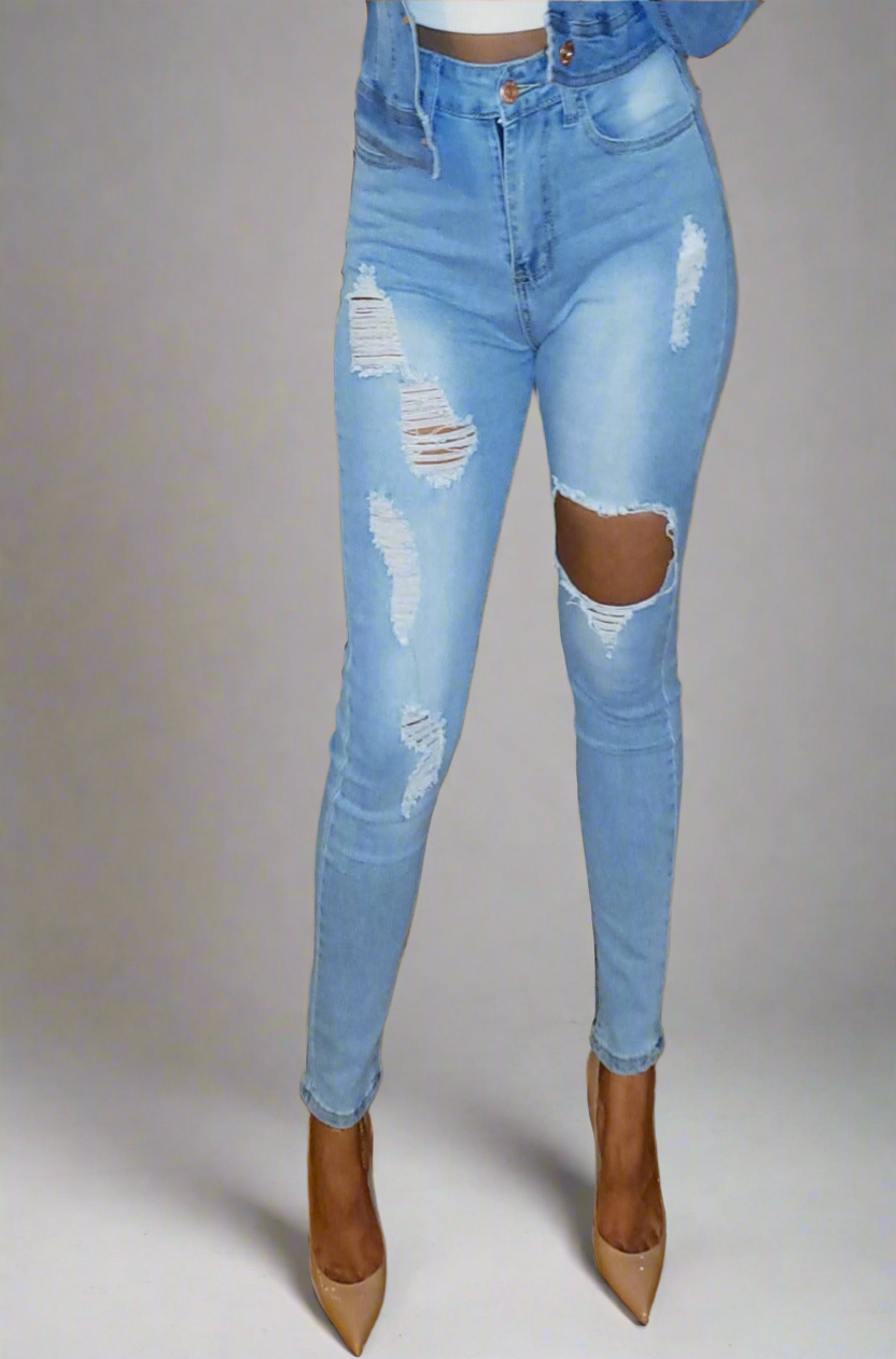 Light blue curve-fit jeans, detail view