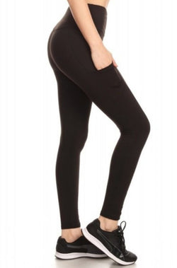 black yoga pants, athletic workout pants with pocket, black leggings, leggings with pockets