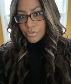 Personal Stylist: Fashion Consultant - Vivian Abreu