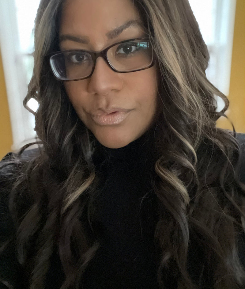 Personal Stylist: Fashion Consultant - Vivian Abreu